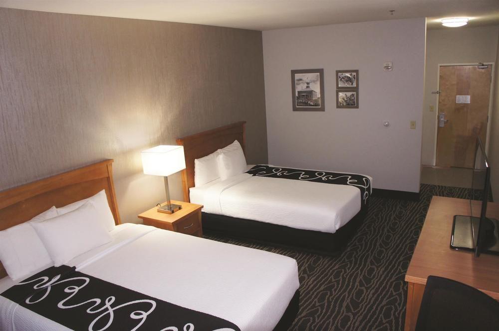 La Quinta By Wyndham Fairbanks Airport Hotell Exteriör bild